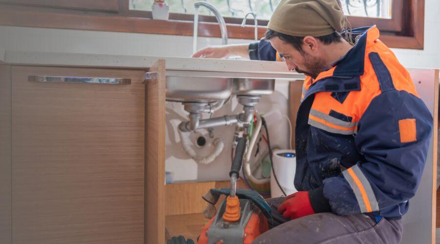 Professional water heater repair in Oconee, IL